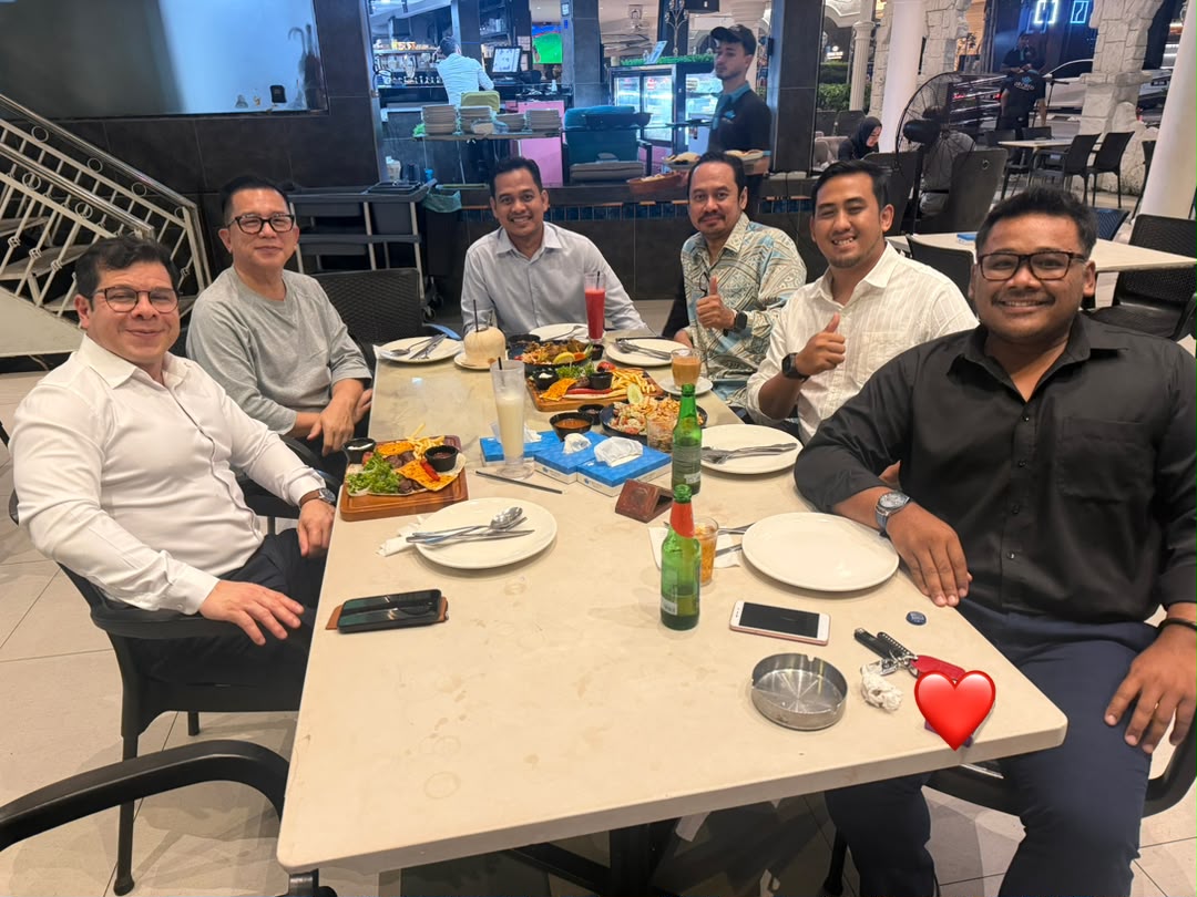Informal networking around a shared meal